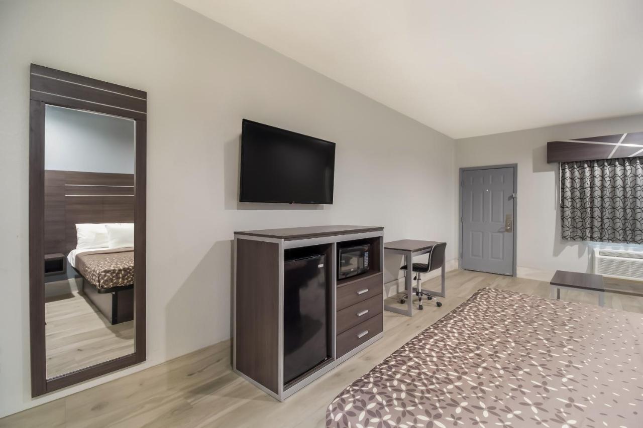 Americas Best Value Platinum Inn & Suites Houston Exterior foto
